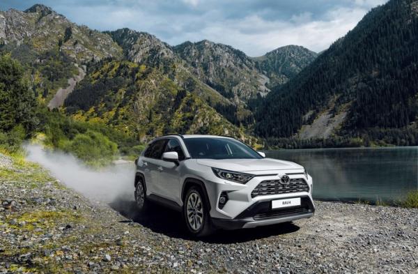 У RAV4 появились новые комплектации